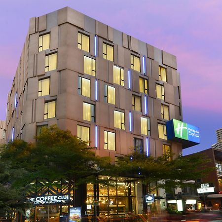 Holiday Inn Express Bangkok Sukhumvit 11, An Ihg Hotel Exterior photo