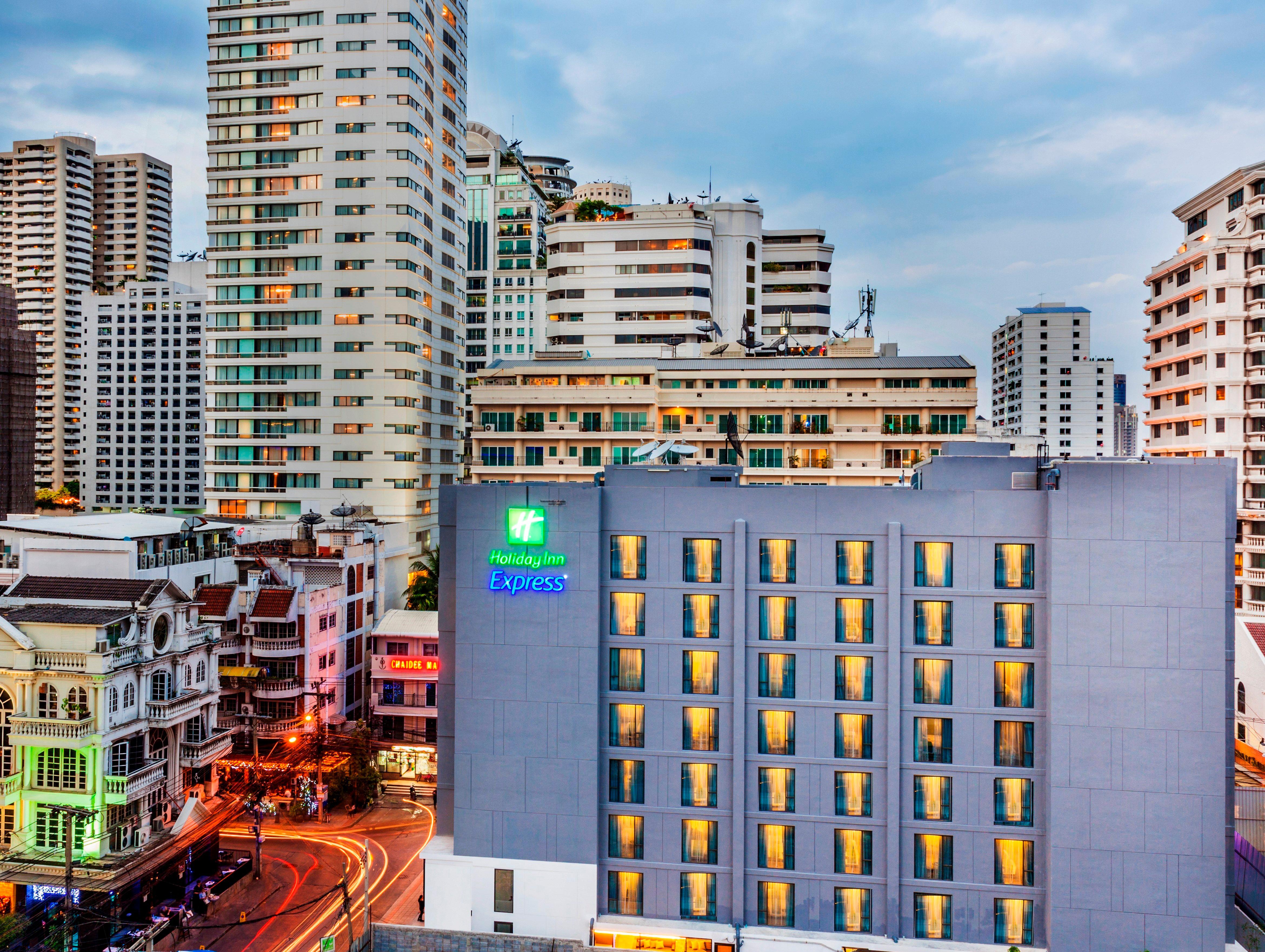 Holiday Inn Express Bangkok Sukhumvit 11, An Ihg Hotel Exterior photo