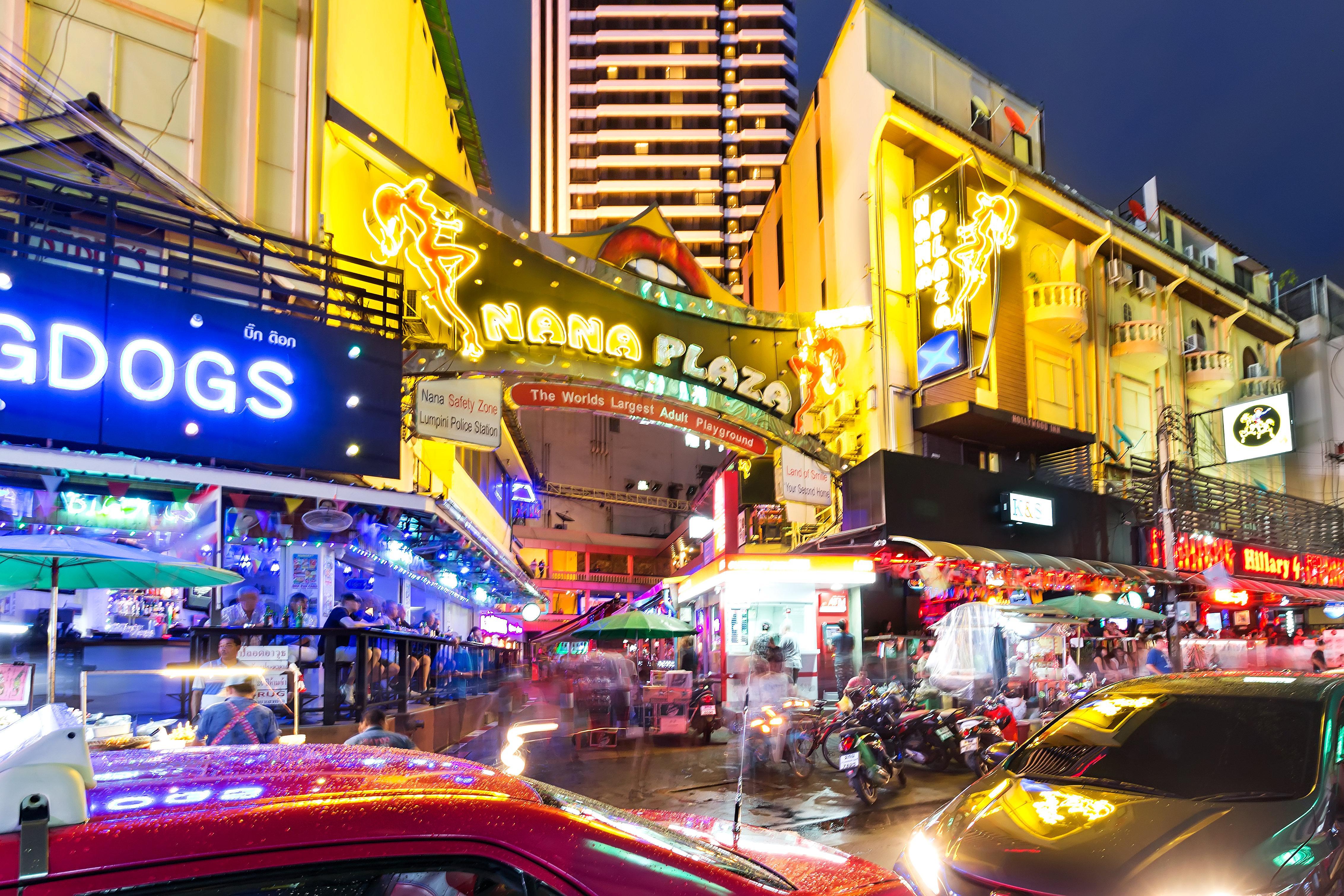 Holiday Inn Express Bangkok Sukhumvit 11, An Ihg Hotel Exterior photo